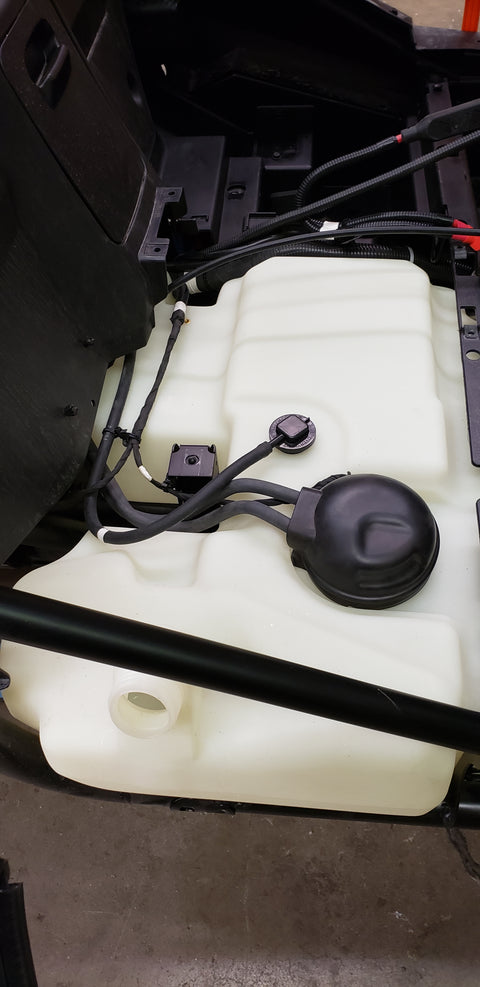 TrailTank Oversized Fuel Tank – Polaris RZR XP 1000 / Turbo / XP4 / S (2014-2023) installed